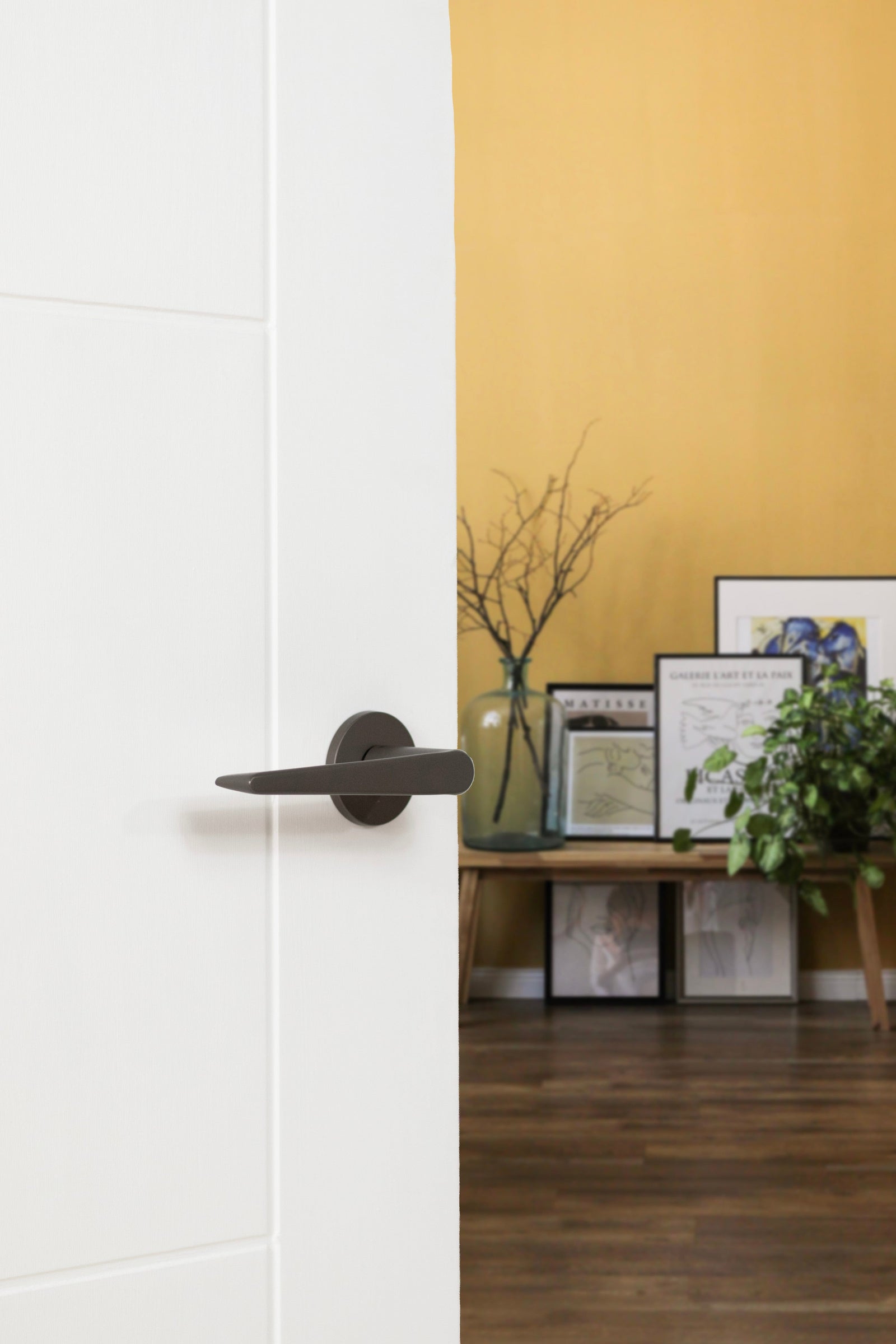 Tupai Rapido 5S Line Torrao Designer Lever 5mm Slimline Round Rose in Titanium Designer Lever Handle Atlantic