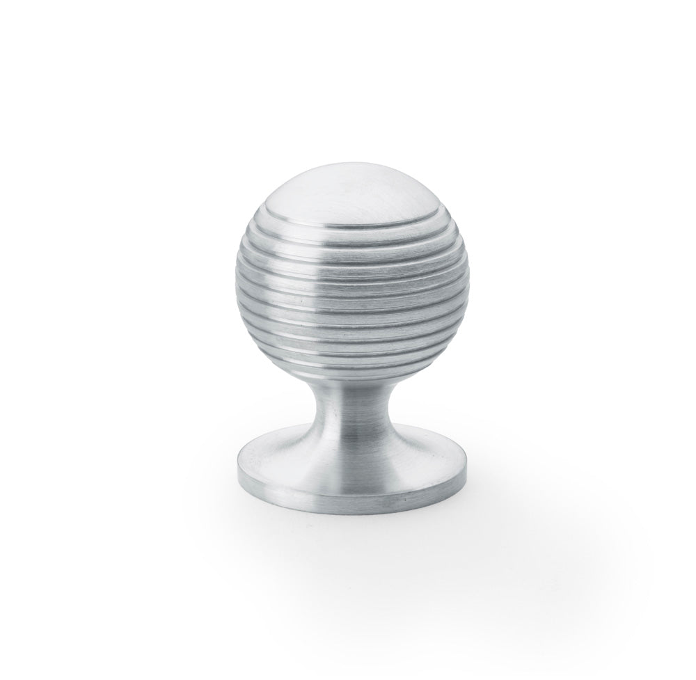Caesar Cupboard Knob on Round Rose 32mm