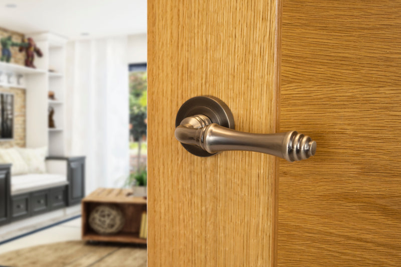 Old English Durham Lever Round Rose (Latch & Hinges Included)