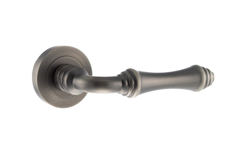 Old English Durham Lever Round Rose (Latch & Hinges Included)