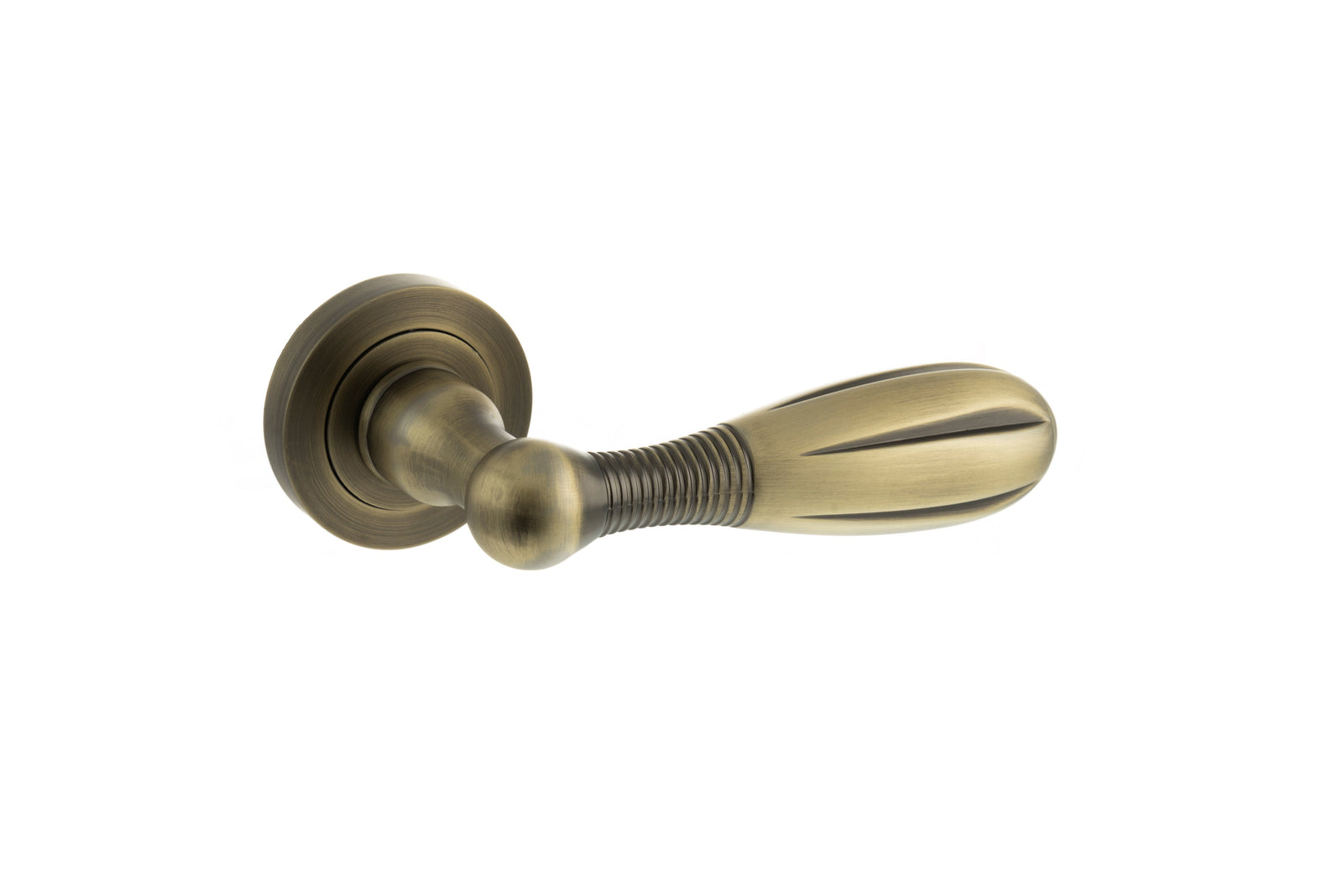 Old English Cambridge Lever Round Rose in Matt Antique Brass Lever on Round Rose Atlantic 