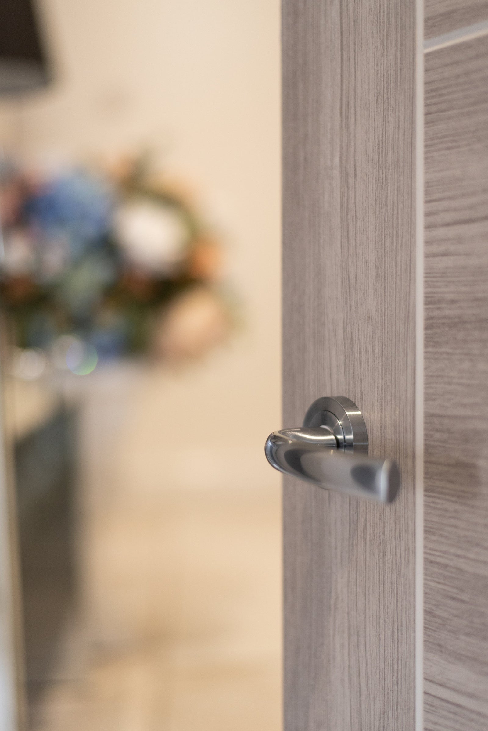 Status Nevada Lever Round Rose in Polished Chrome Lever on Round Rose Atlantic 