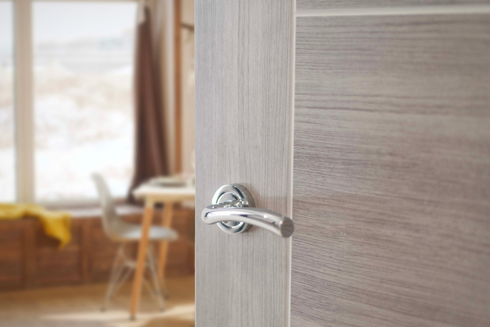 Status Texas Lever Round Rose (Latch & Hinges Included) Lever on Round Rose Atlantic 