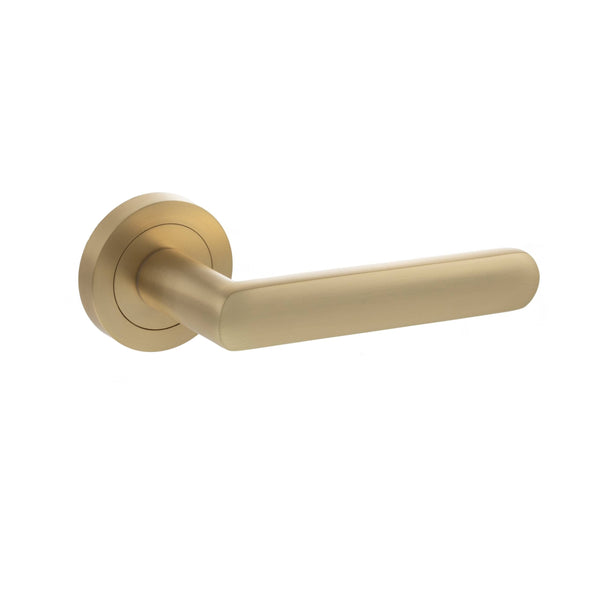 STATUS Carolina Lever Door Handle on Round Rose