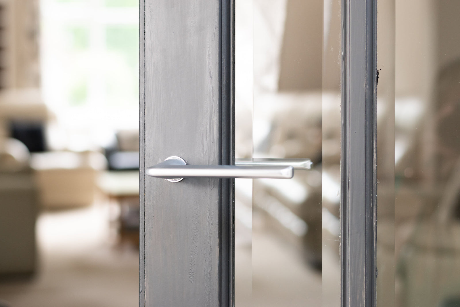 Tupai Rapido RetaLine Tavira Lever Door Handle on Concealed Round Rose in Titanium 10 x 5 x 10cm in Titanium Designer Lever Handle Atlantic 