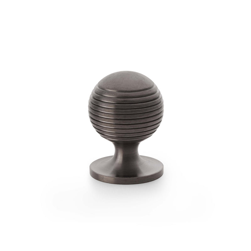 Caesar Cupboard Knob on Round Rose 32mm