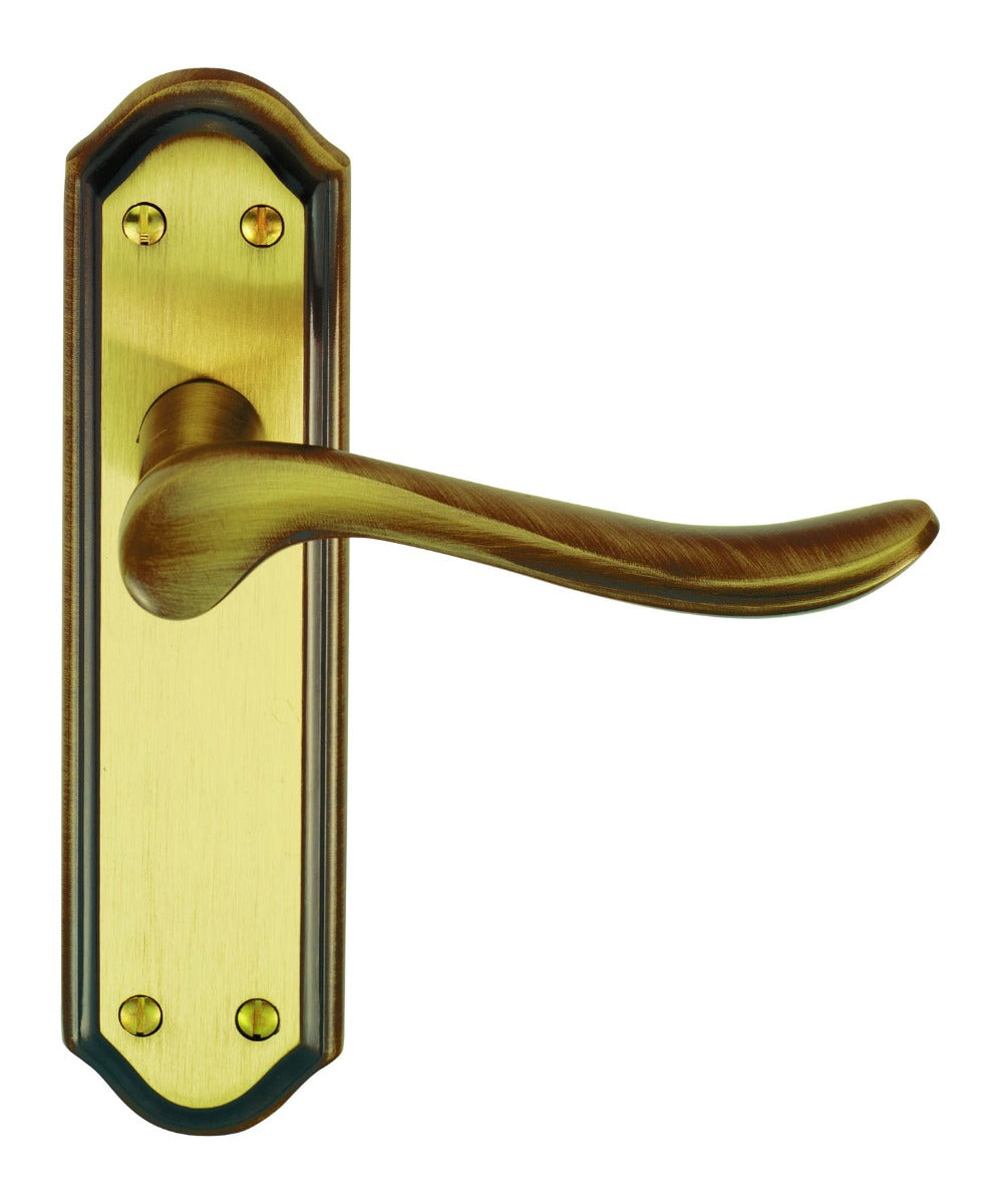 Lytham Lever on Latch Backplate (Latch & Hinges Included)