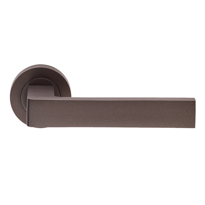 Sasso Lever on Rose