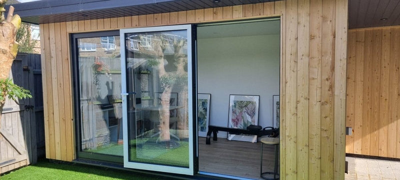 Premium Aluminium Bifolding Door (3 Pane) - Door Station